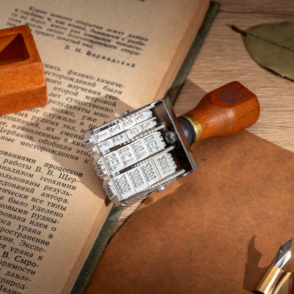 Retro Wooden Roller Date Seal  - Rubber Date Stamp recensione e prezzo