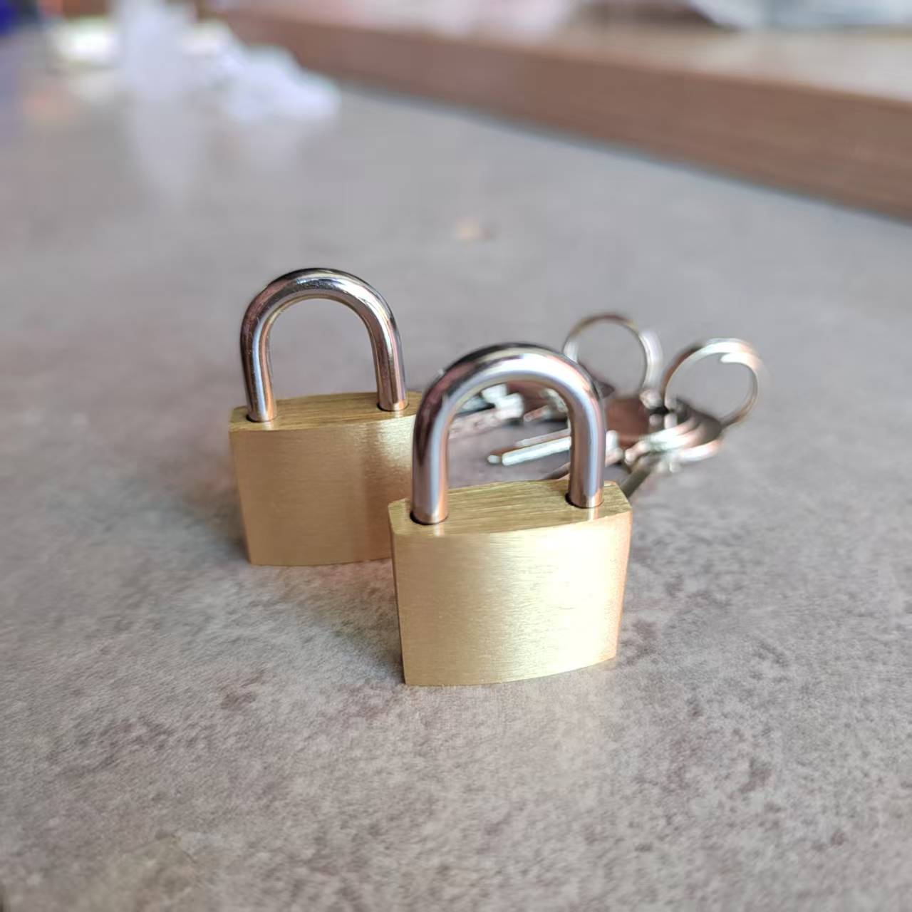 Brass Padlock with Keys, Small - Letter Opener Brass recensione e prezzo